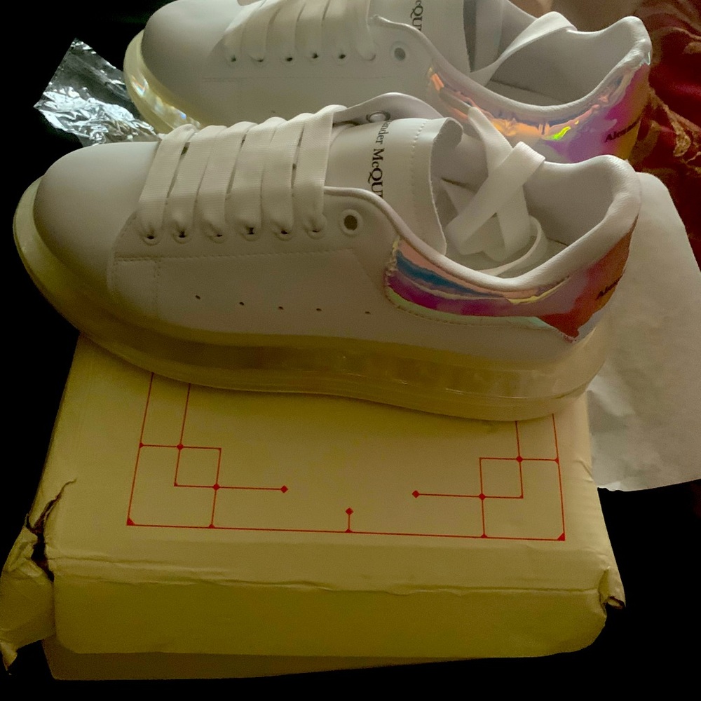 Alexander McQueen women size 8 in half brand new